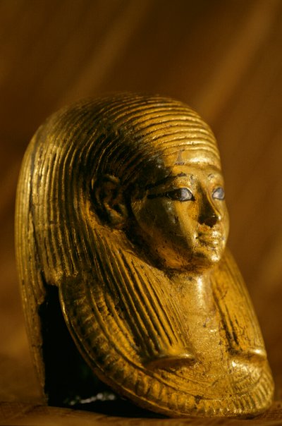 Máscara funerária de feto em ouro, KV 54, 2009 (foto) de Kenneth Garrett