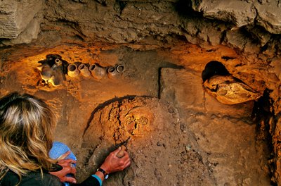 Moche; Enterros; Huaca Dos Cabezas-Jecetepeque,Alana Cordy-Collins,Múmia de Kenneth Garrett