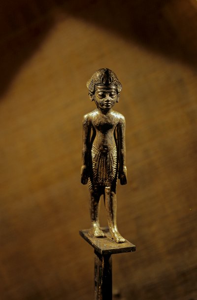 Bastão de prata com figura de faraó, KV 62, 2007 (foto) de Kenneth Garrett