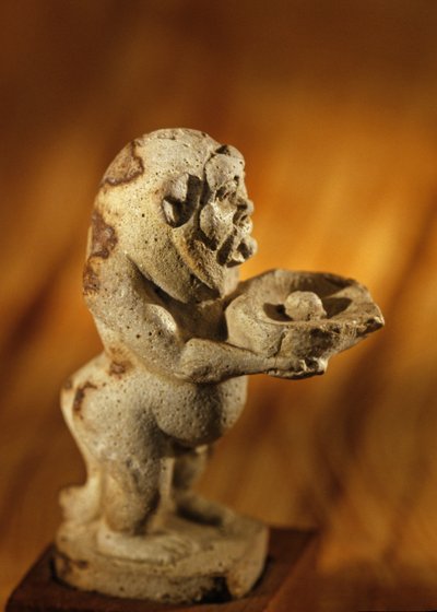 Vaso Unguento em forma de Deus Bes; reinado de Tutankhamon ou Akhenaton, 2009 (foto) de Kenneth Garrett
