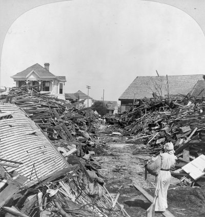 Uma passagem através dos destroços, ao norte da Rua 19, Galveston de Keystone View Company
