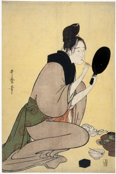 Sur la beaute : femme se maquilant les levres - Bijin-ga. Rapariga aplicando maquilhagem nos lábios par Utamaro, Kitagawa (1753-1806), - Lenhador colorido, 37,7x25,2 - Colecção Particular de Kitagawa Utamaro
