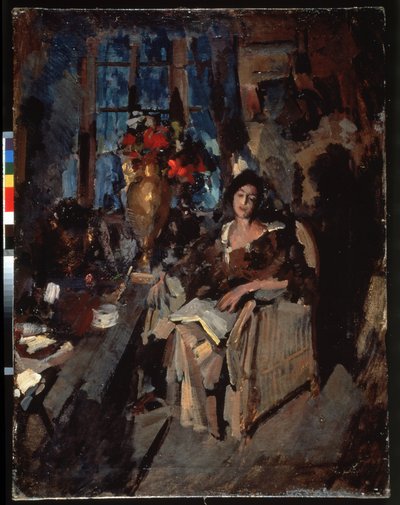 Retrato de uma Mulher (Retrato Feminino). Uma bela mulher melancólica, com os olhos semicerrados, sentada em uma poltrona, um livro aberto colocado sobre os joelhos, cercada por móveis de sala, uma mesa com um buquê de flores, uma xícara e vários objetos d de Konstantin Alekseevich Korovin