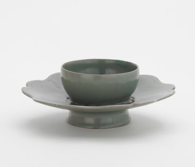 Suporte de tigela, primeira metade do século 12 (grés com esmalte celadon) de Korean School