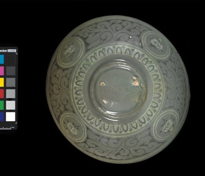 Taça com guindastes e nuvens, c.1150-1200 (grés celadon) de Korean School