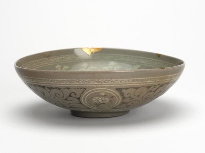 Tigela com guindastes e nuvens, c.1150-1200 (grés esmaltado celadon) de Korean School