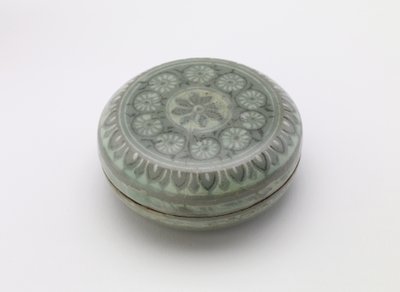 Caixa, período de Koryo, segunda metade do 12º século (cerâmica) de Korean School
