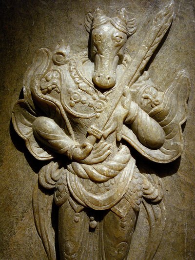 Grave ornamento, cavalo zodíaco sobre agalmatolita, século VIII sob o período dos reinos do Norte e do Sul, Coreia. Fotografia, Museu Nacional de Seul, República da Coreia de Korean School