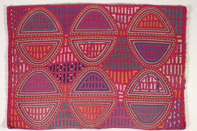Painel de Camisa (mola), c.1950 (algodão aplicado) de Kuna Indian Culture