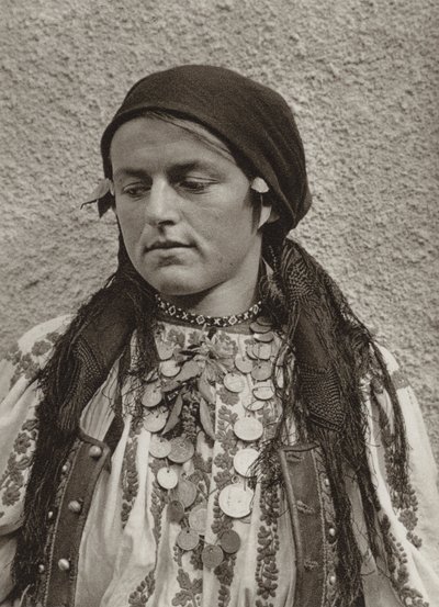 Roménia: Merisor, mulher camponesa (foto a p/b) de Kurt Hielscher