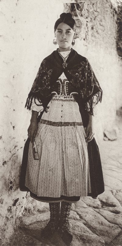 Espanha: Traje Lagartera, Província de Toledo (foto a p/b) de Kurt Hielscher