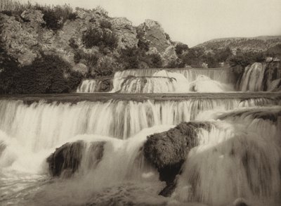 Iugoslávia: Krka Falls (foto p/b) de Kurt Hielscher