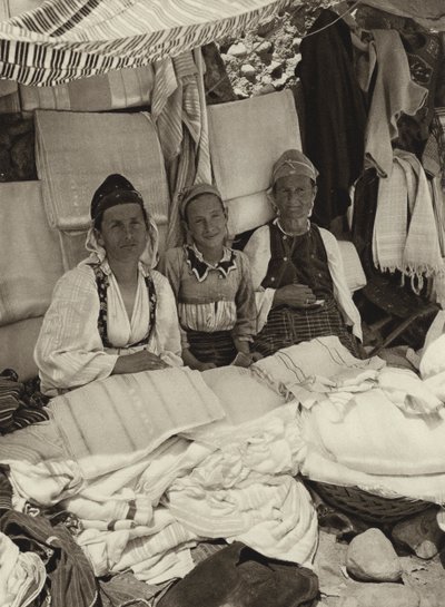 Iugoslávia: Mercado em Prizren (foto p/b) de Kurt Hielscher
