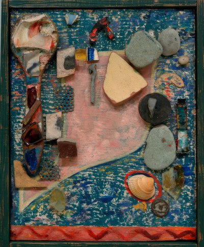 Merzbild pequeno com muitas peças de Kurt Schwitters