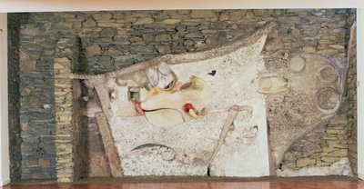 Relevo da parede "Merzbarn" de Kurt Schwitters