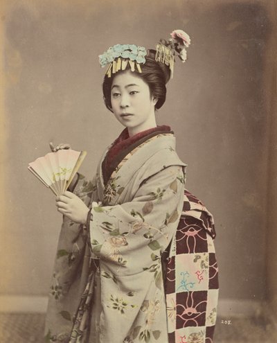 [Mulher jovem com leque]. de Kusakabe Kimbei