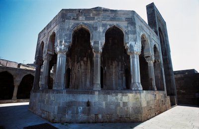 Divankhana pavilion, Palace of Shirvanshahs, Fortress-city of Baku (UNESCO World Heritage List, 2000), Azerbaijão de Amadeo (after) Modigliani