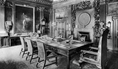 A sala de diretoria do Almirantado, Londres, 1926-1927. de Lemere