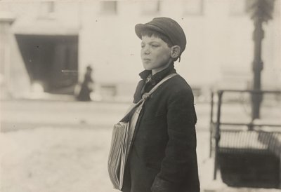 Tony Casale, "Bologna", 11 anos de idade que vende jornais há 4 anos, Hartford, Connecticut, março de 1909 de Lewis Hine
