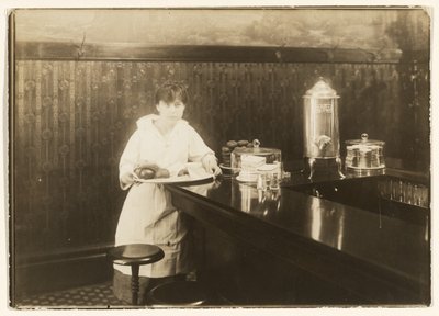 Empregada de mesa de Lewis W. Hine