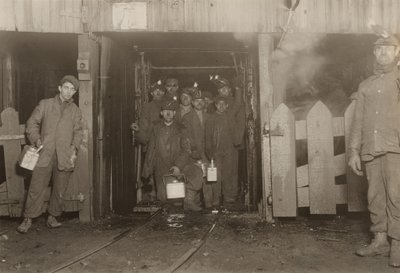 No final do dia, Pensilvânia, 7 de janeiro de Lewis Wickes Hine