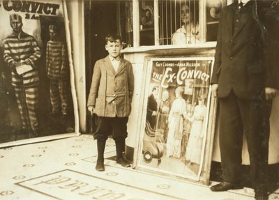 Brown McDowell, 12 anos, animador no Teatro Princesa de Lewis Wickes Hine
