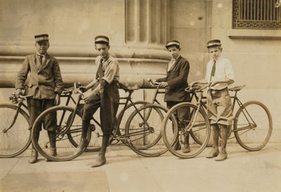 Grupo de Mensageiros da Western Union em Norfolk, Virgínia, 1911 de Lewis Wickes Hine