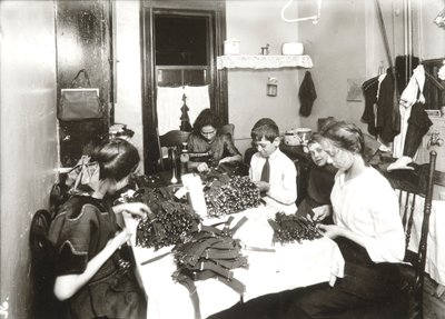 Trabalho ao domicílio (fabrico de ligas) de Lewis Wickes Hine