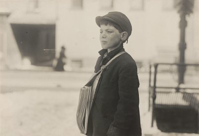 Tony Casale, Bolonha, 11 anos de idade, vende jornais há 4 anos, Hartford..., Março de 1909. de Lewis Wickes Hine