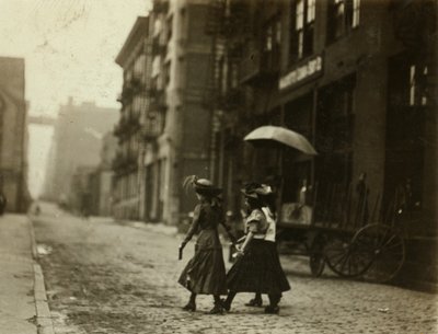 Trabalhadores da Fábrica de Medicamentos Salvan na Olive Street em St. Louis, Missouri de Lewis Wickes Hine