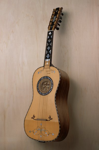 Chitarra battente (guitarra), instrumento musical construído na oficina do luthier Pasquale Scala em Praiano, Campania. Itália, século XX de Unbekannt Unbekannt