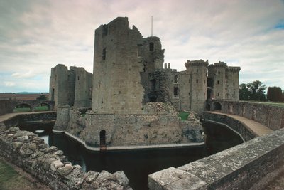 Castelo de Raglan, Monmouthshire, Gales do Sul, Reino Unido (foto) de Unbekannt Unbekannt