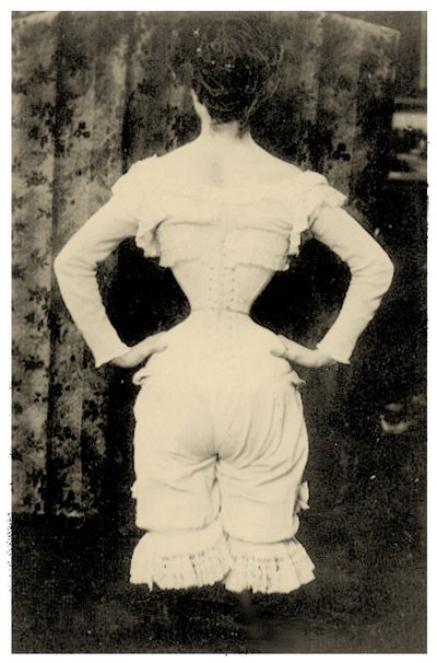 Mulher com espartilho c.1865 (foto) de Unbekannt Unbekannt