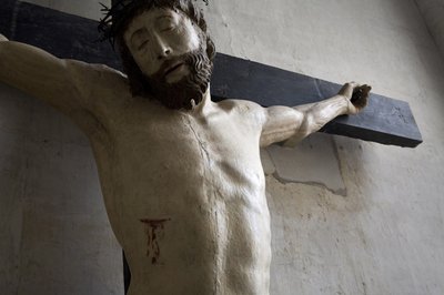Cristo na Cruz, detalhe (madeira pintada) de Ligier Richier