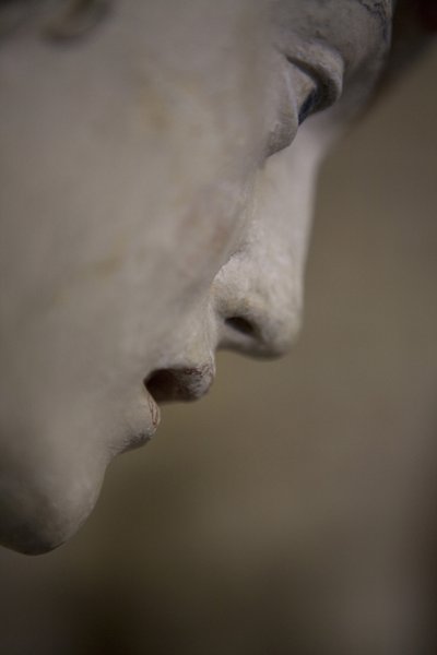 Mulher santa de touca (pedra pintada) de Ligier Richier