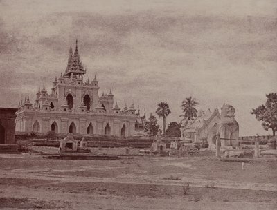 Amerapoora: Sindu Shwe koo Pagoda de Linnaeus Tripe