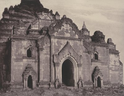 Pugahm Myo: Fachada Leste do Pagode Damayangyee de Linnaeus Tripe
