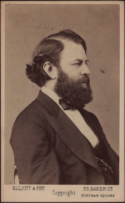 Retrato do violinista e compositor Joseph Joachim 1831-1907, c. 1875. de London . Photo studio Elliott and