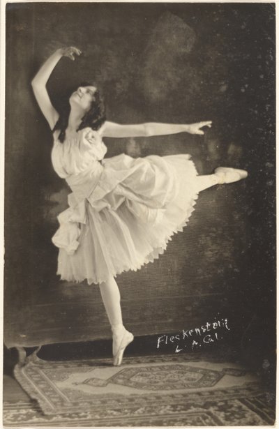 [Bailarina na ponta dos pés]. de Louis Fleckenstein