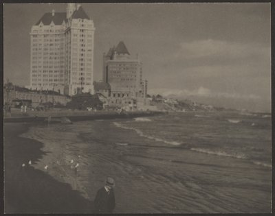 [Cena de praia com arranha-céus]. de Louis Fleckenstein