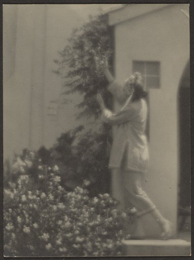 [Dancer Outside] de Louis Fleckenstein