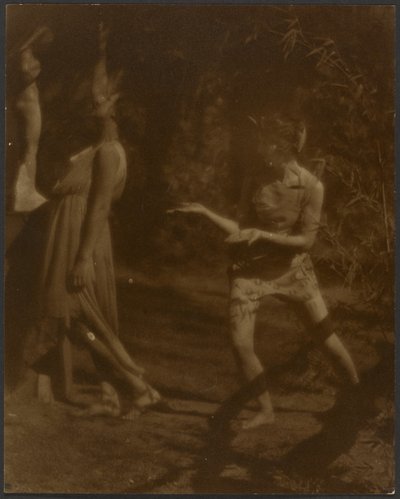 [Bailarinos em pose] de Louis Fleckenstein