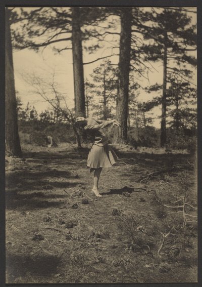 [Bailarina numa clareira de pinheiros] de Louis Fleckenstein
