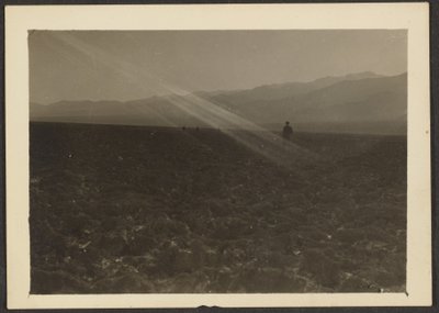 [Figura em paisagem]. de Louis Fleckenstein