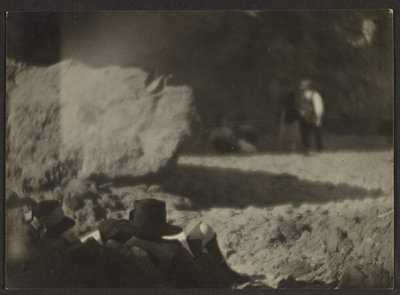 [Figuras descansando na paisagem]. de Louis Fleckenstein