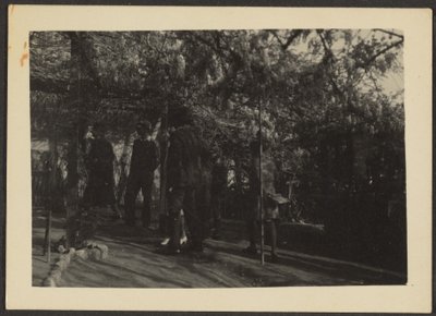 [Figuras no bosque]. de Louis Fleckenstein