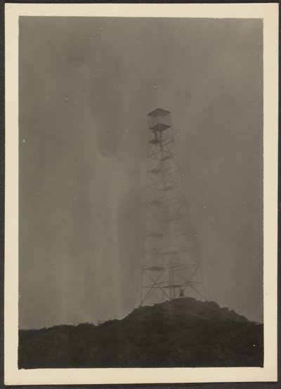 [Paisagem com torre eléctrica]. de Louis Fleckenstein