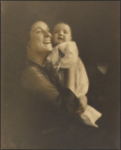 [Mãe e bebé com vestido branco] de Louis Fleckenstein
