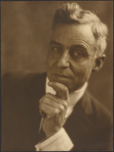 [Retrato de um homem com o queixo apoiado na mão] de Louis Fleckenstein