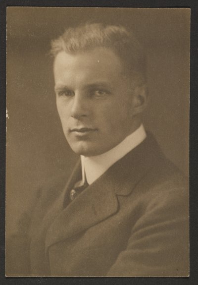 [Retrato de um homem com corte à escovinha]. de Louis Fleckenstein